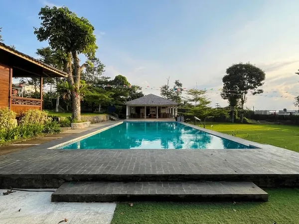 Area kolam dan kegiatan keluarga Tjapung Resort
