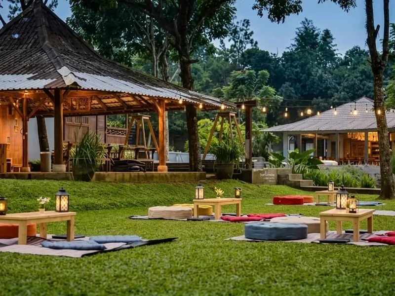Villa dengan area outbound Tjapung Resort Pancawati